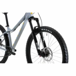 Vitus Nucleus 27 VRW Womens Mountain Bike -Outlet Bremser Store Vitus Nucleus 27 VRW Womens Mountain Bike 2022 Oryx Grey Yellow 11